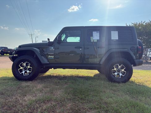 Used 2021 Jeep Wrangler Unlimited Sahara w/ Cold Weather Group AWD/4WD image 8