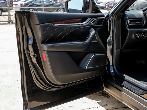Used 2019 Maserati Levante S GranLusso image 39