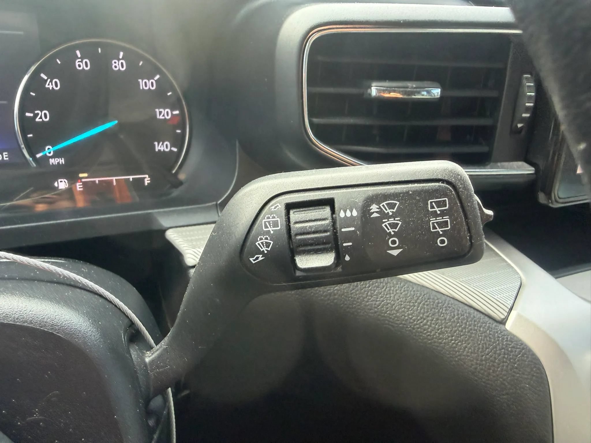 Used 2021 Ford Explorer XLT w/ Equipment Group 202A AWD/4WD image 15