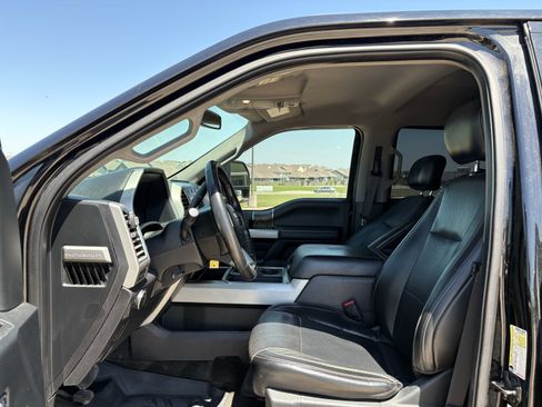 Used 2017 Ford F250 Lariat w/ Lariat Value Package AWD/4WD image 9