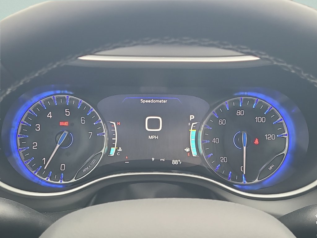 New 2027 Chrysler Pacifica Select FWD image 22