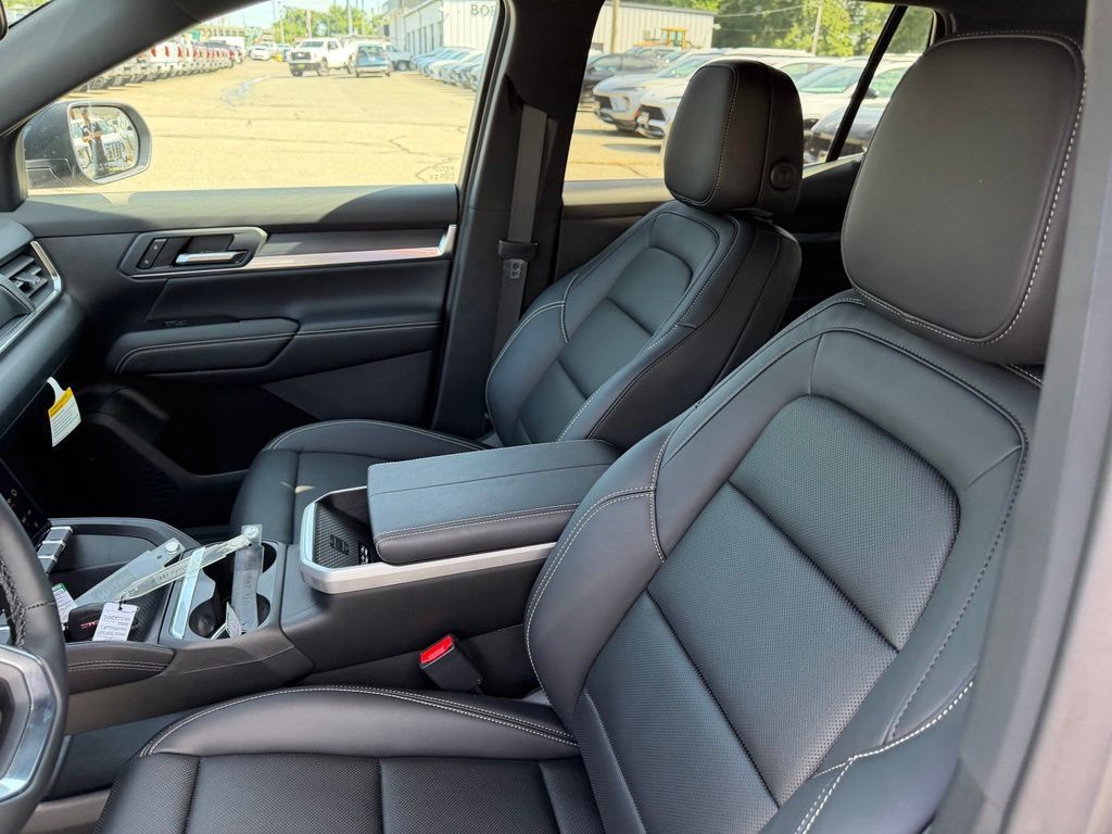 New 2027 GMC Terrain Elevation w/ Elevation Premium Package AWD/4WD image 15