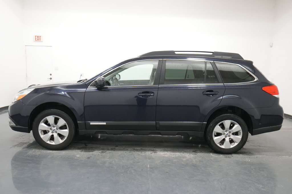 Used 2012 Subaru Outback 2.5i Limited w/ Moonroof Pkg AWD/4WD image 4
