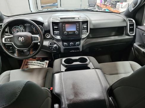 Used 2023 RAM 1500 Big Horn AWD/4WD image 3