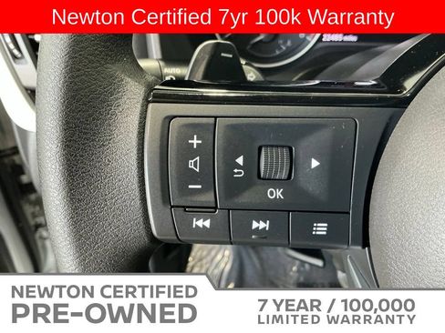 Used 2023 Nissan Rogue SV FWD image 29