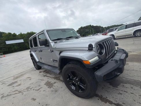 Used 2019 Jeep Wrangler Unlimited Sahara w/ Advanced Safety Group AWD/4WD image 3