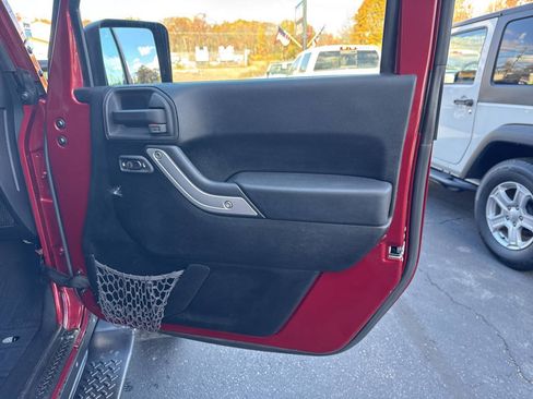 Used 2013 Jeep Wrangler Unlimited Sahara AWD/4WD image 25