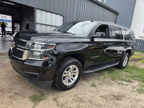 Used 2019 Chevrolet Suburban LT RWD image 2