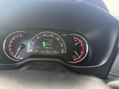 Used 2023 Toyota RAV4 XLE Premium image 27