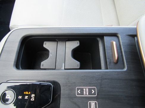 Used 2024 Nissan Ariya FWD image 51