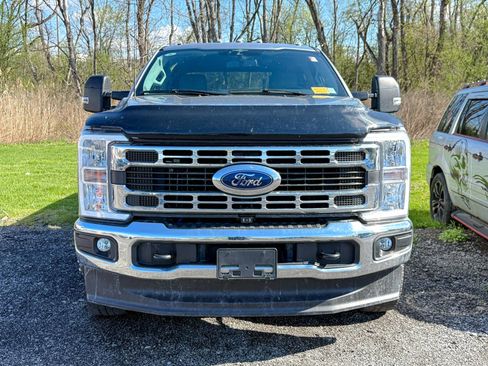 Used 2023 Ford F350 XLT AWD/4WD image 2