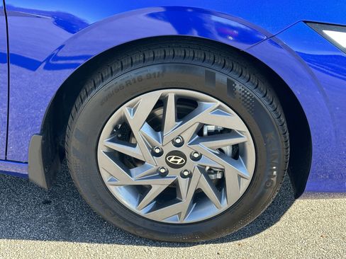 Used 2024 Hyundai Elantra SEL image 15
