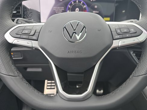 New 2026 Volkswagen Tiguan SE R-Line AWD/4WD image 22