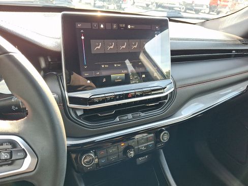 Used 2023 Jeep Compass Trailhawk image 16