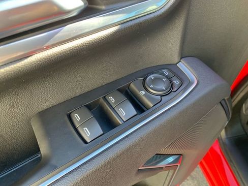 Used 2025 GMC Sierra 2500 SLE image 18