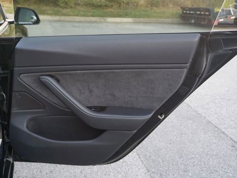 Used 2018 Tesla Model 3 Long Range image 15