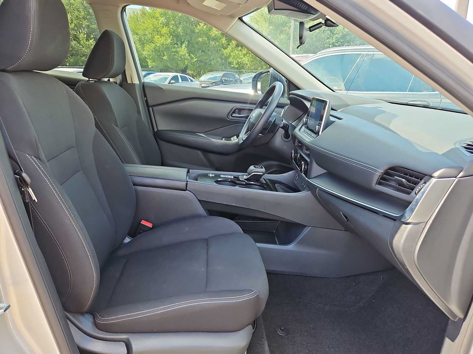 Used 2025 Nissan Rogue S FWD image 14