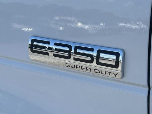 Used 2022 Ford E-350 and Econoline 350 Super Duty RWD image 25