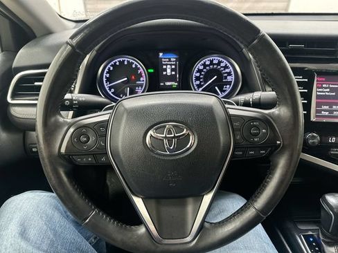 Used 2018 Toyota Camry SE w/ Convenience Package FWD image 12