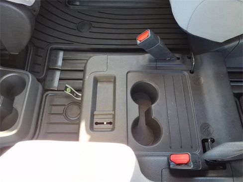 Used 2023 Toyota Sienna LE image 9