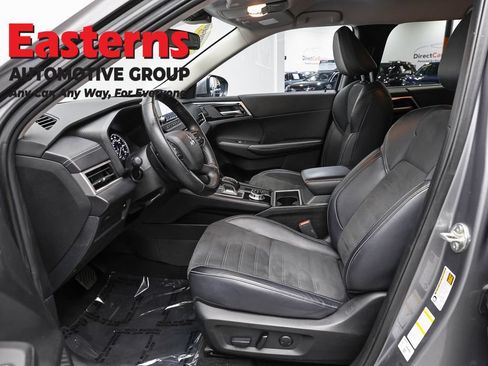 Used 2024 Mitsubishi Outlander SE AWD/4WD image 14
