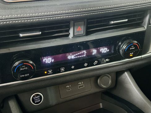 Used 2023 Nissan Rogue SV image 23