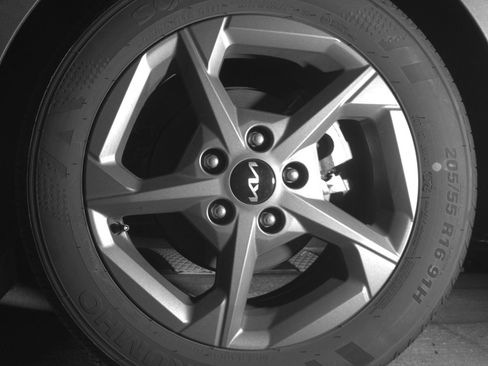 Used 2025 Kia K4 LXS image 14