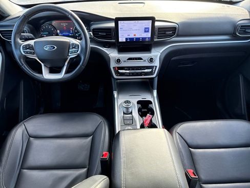 Certified 2022 Ford Explorer XLT w/ Equipment Group 202A image 11