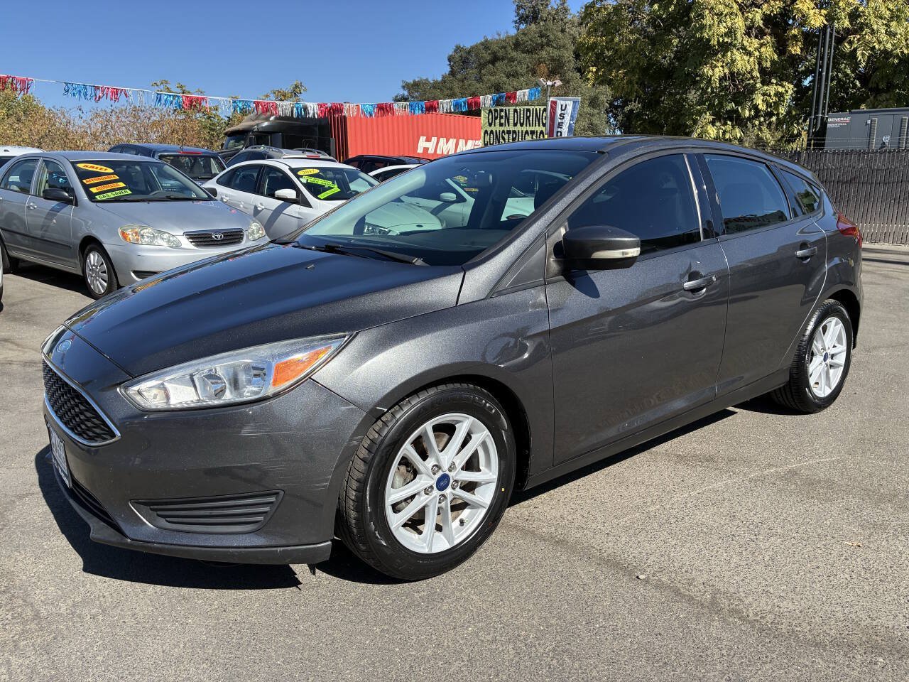 Used 2017 Ford Focus SE FWD image 1