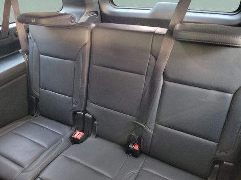 Used 2024 Chevrolet Suburban LT image 16