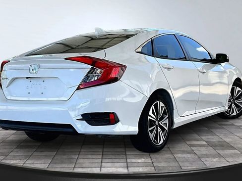 Used 2018 Honda Civic EX-T image 6