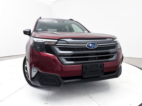 Used 2025 Subaru Forester Premium image 6