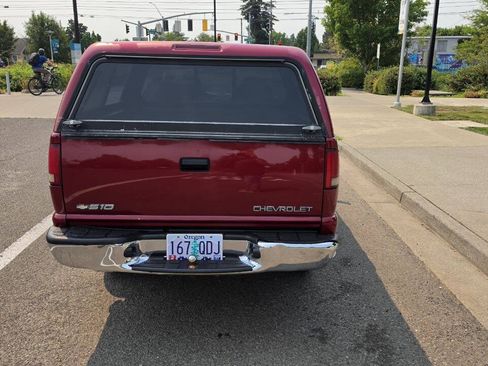 Used 2001 Chevrolet S10 Pickup LS AWD/4WD image 6