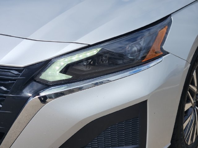 Used 2025 Nissan Altima 2.5 SV FWD image 9