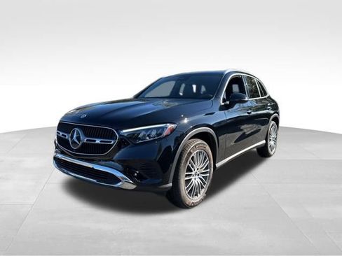 Used 2025 Mercedes-Benz GLC 300 4MATIC image 1