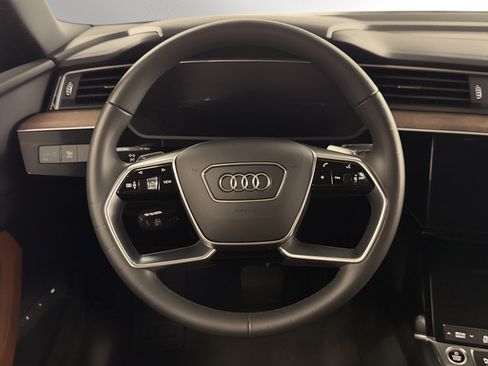 Used 2022 Audi e-tron Premium w/ Convenience Plus Package AWD/4WD image 20