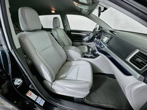 Used 2015 Toyota Highlander Plus AWD/4WD image 27