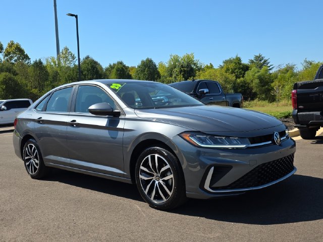 Used 2025 Volkswagen Jetta SE FWD image 7