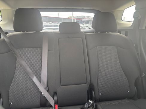 Used 2025 Kia Sportage LX FWD image 33