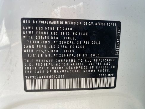 Used 2024 Volkswagen Tiguan Wolfsburg Edition image 33