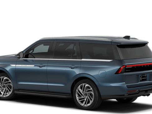New 2027 Lincoln Navigator Premiere AWD/4WD image 2