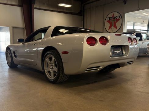 Used 1997 Chevrolet Corvette Coupe w/ Memory Pkg image 13