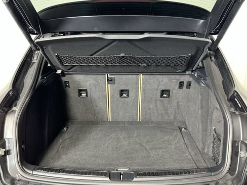 Used 2020 Porsche Macan AWD/4WD image 24