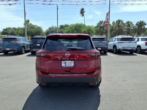 Used 2024 Nissan Rogue SV FWD image 4