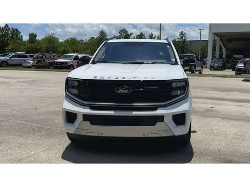 Used 2025 Ford Expedition Platinum AWD/4WD image 3