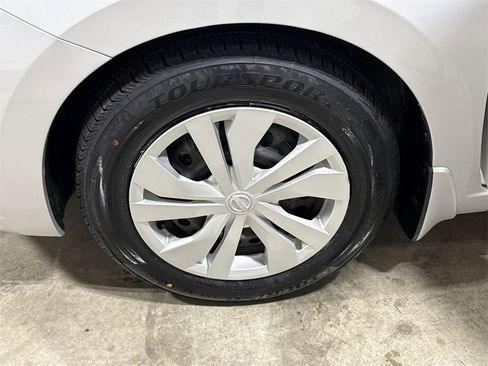 Used 2022 Nissan Versa S image 25