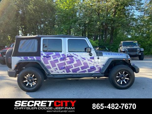 Used 2015 Jeep Wrangler Unlimited Sport w/ Quick Order Package 24S AWD/4WD image 4