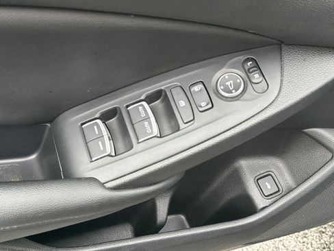 Used 2019 Honda Accord EX image 11