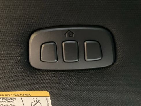 Used 2023 Ford F150 Lariat w/ Equipment Group 502A High image 29