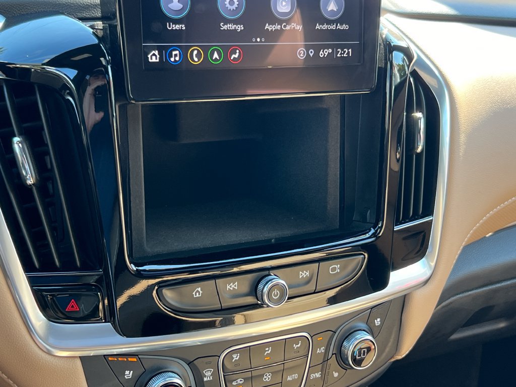 Used 2023 Chevrolet Traverse Premier FWD image 46